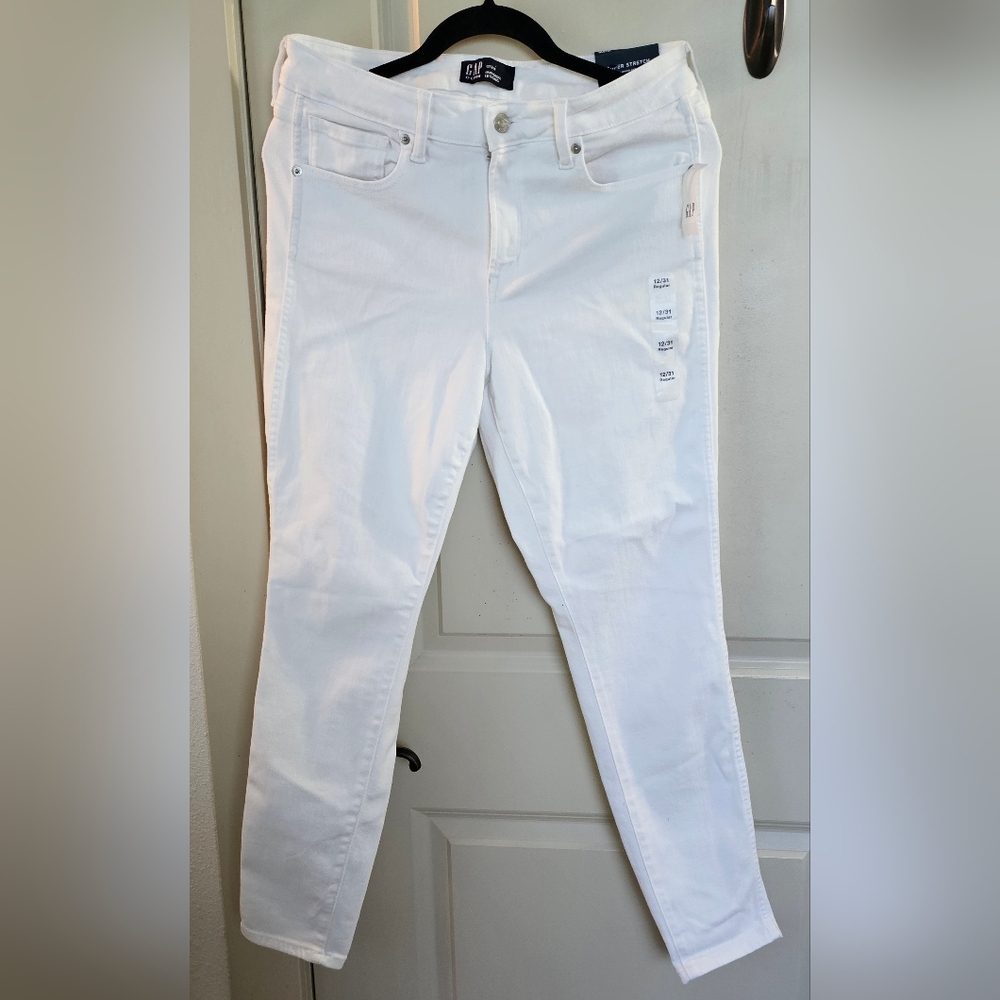 NWT GAP Women's White Jeans